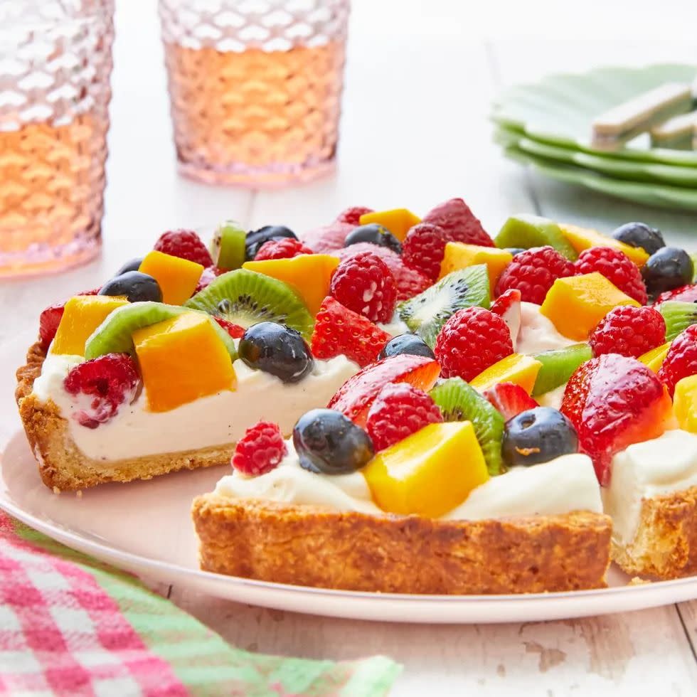 fruit tart with mixed fruits