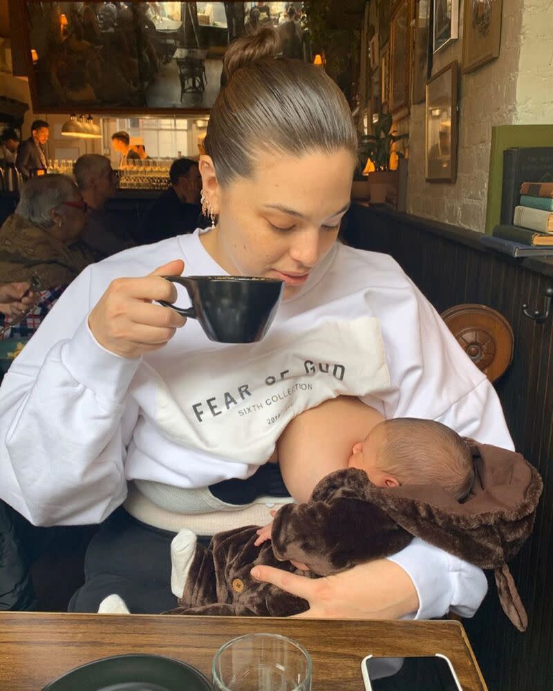 Ashley Graham Shares Candid Photo of Her Breastfeeding Baby Son Isaac ...