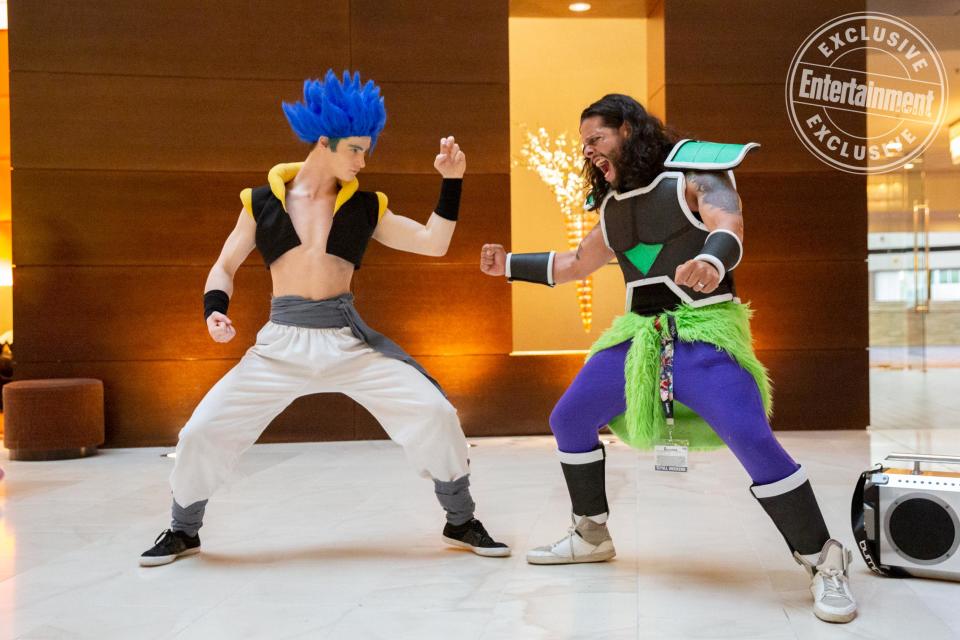 Gogeta and Broly from Dragon Ball Super cosplayers