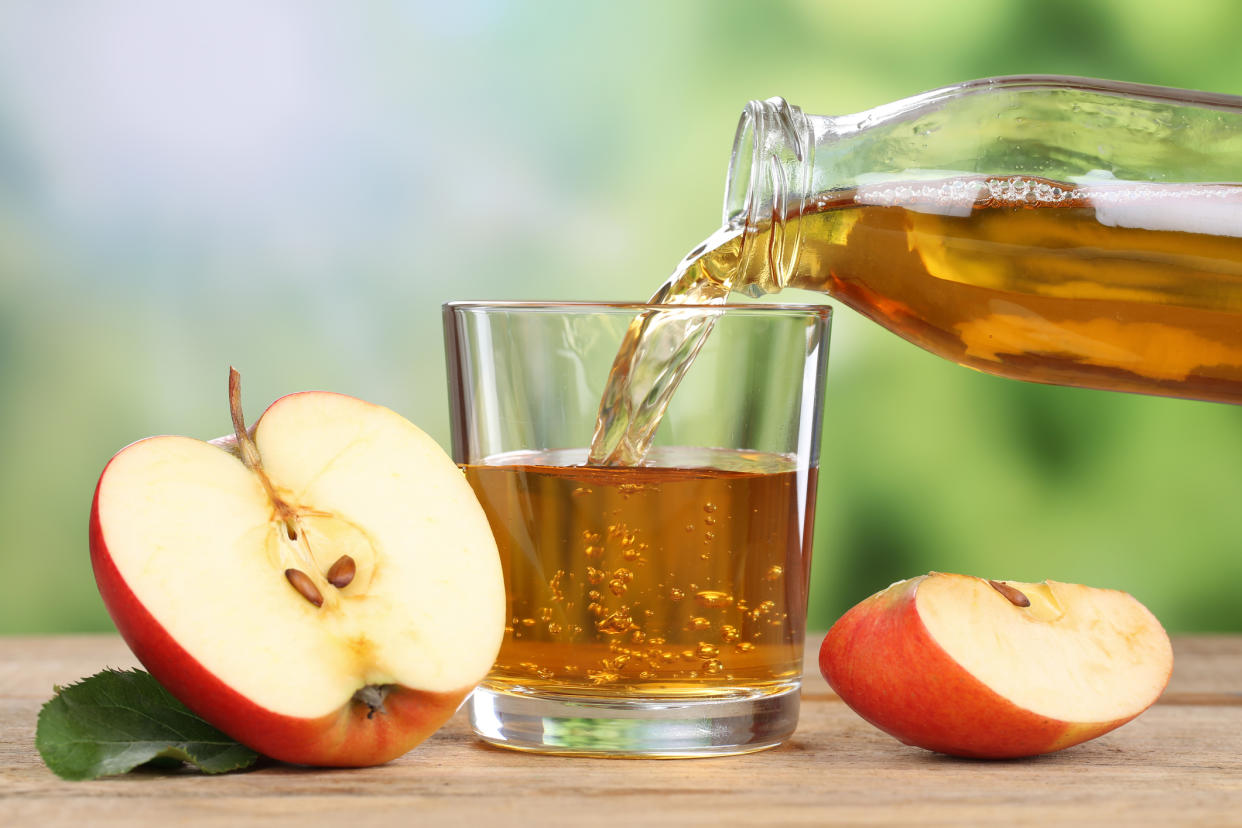 Scientists have found a new way to juice apples which increases the health benefits. (Getty Images)