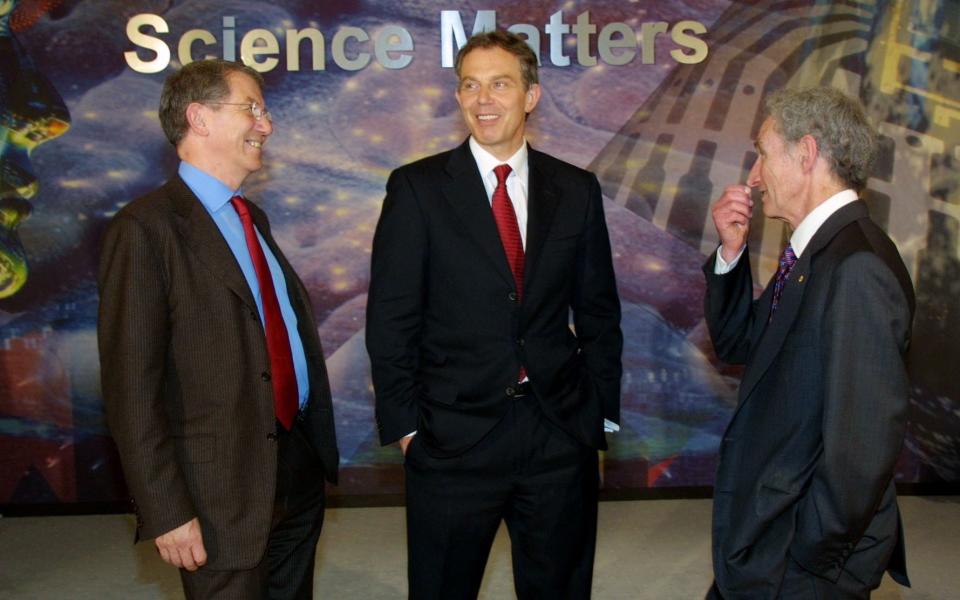 Lord May in 2002 with his successor as chief scientific adviser, Professor David King, and the Prime Minister Tony Blair - Peter J Jordan/PA