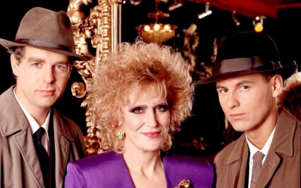 Neil Tennant, Dusty Springfield and Chris Lowe in the video for Nothing Has Been Proved - Pet Shop Boys