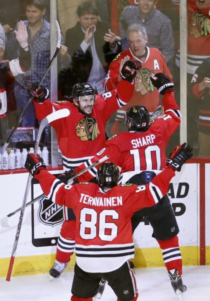 Vermette's double-overtime goal in Game 4 ties the Western Conference final series 2-2. (AP)