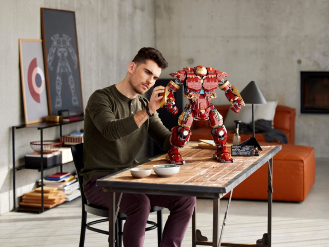 Toy Fair 2018: Lego Hulkbuster's big, buildable suit is ready to