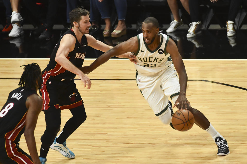 Khris Middleton drives to the basket vs. Heat.