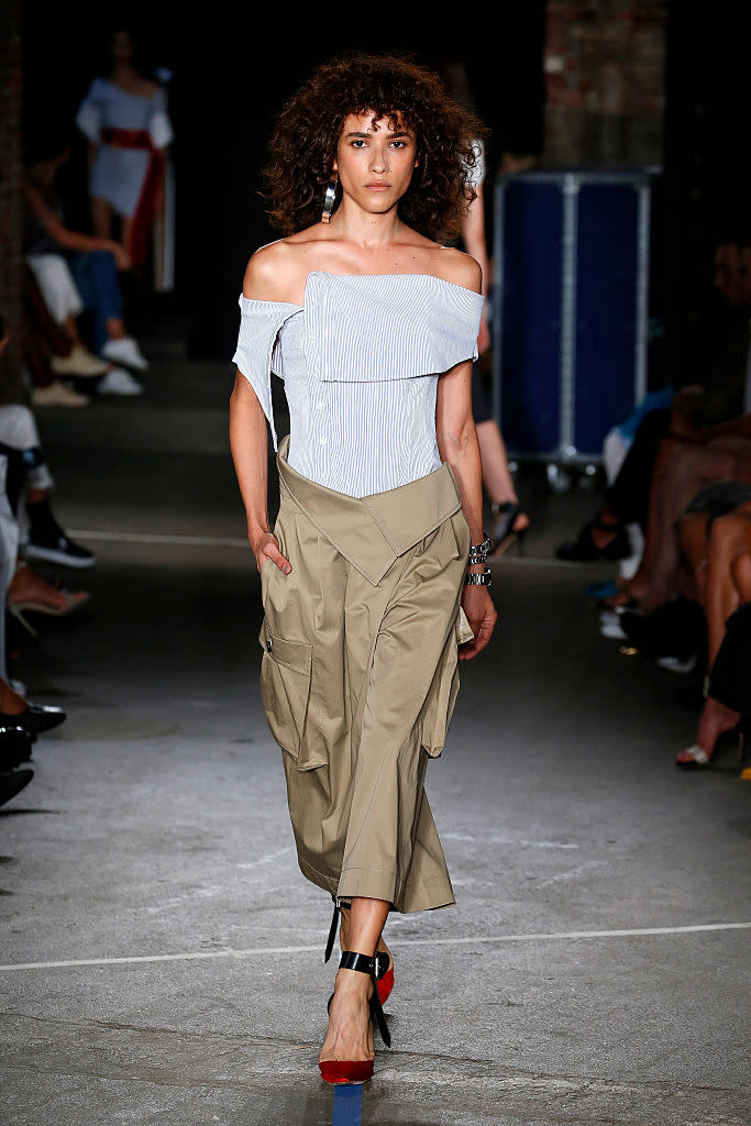 Monse paired cropped, baggy cargo pants paired with a form-fitting top and feminine heels at New York Fashion Week 2016. (Photo: Getty)