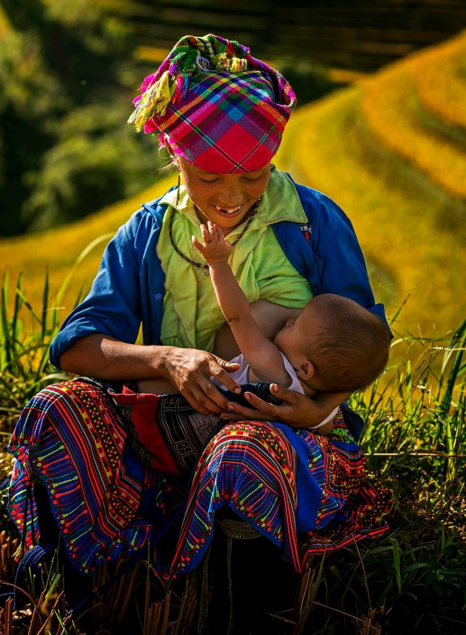 'Happy with the baby' by @Tuanngocphoto