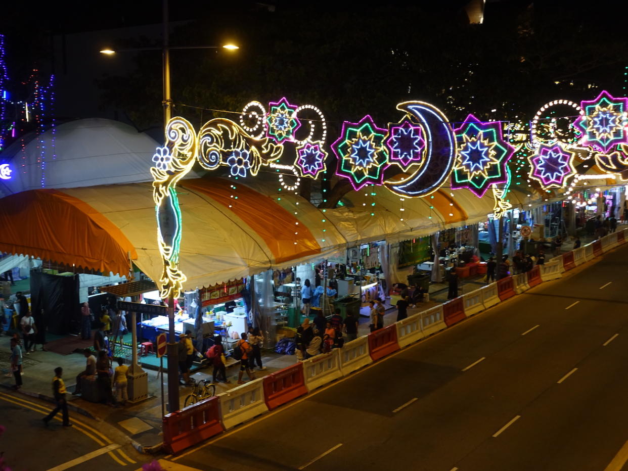 Ministry of Manpower officers inspected Geylang Serai Bazaar on 4 April 2023. Investigations unveiled Eng Kiat and Eng Hock's stall rentals at the Bazaar from March to April 2023.