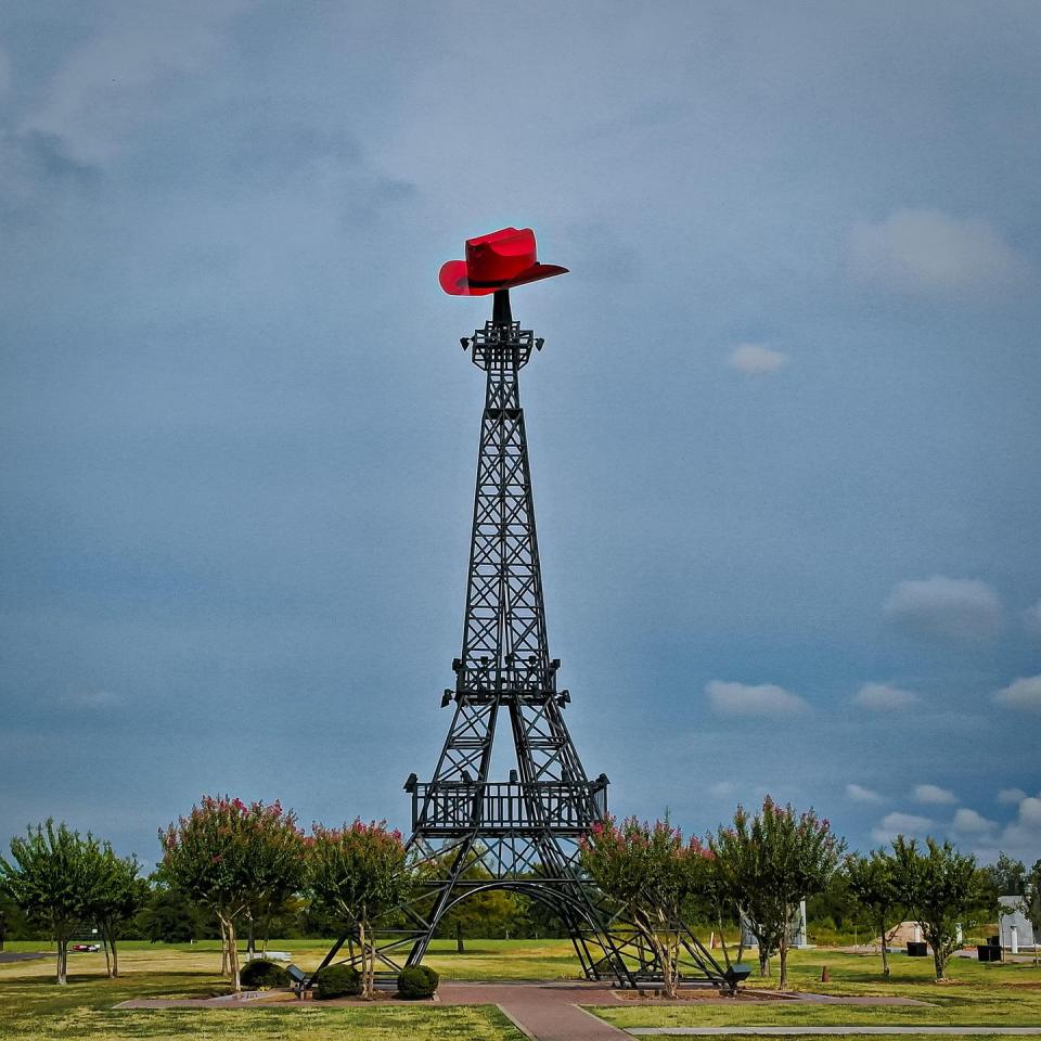 18) Paris, TX