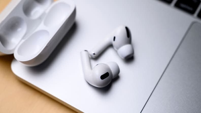 Students can get a free pair of AirPods with select Mac purchases.
