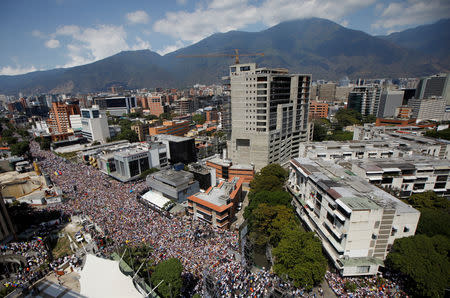 A general view of opposition supporters as they take part in a rally against Venezuelan President Nicolas Maduro's government in Caracas, Venezuela February 2, 2019. REUTERS/Adriana Loureiro