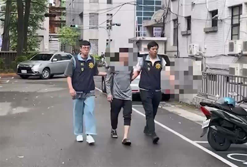 蕭男被依竊盜送辦。（圖／翻攝畫面）