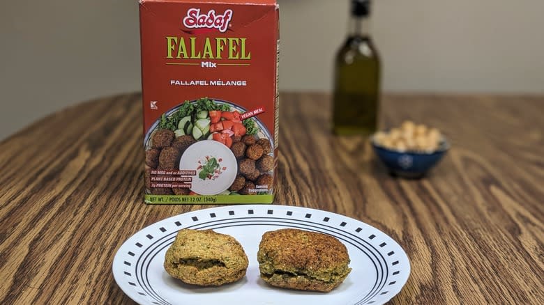 Sadaf box with falafels