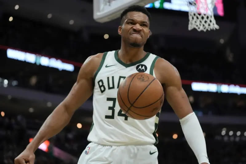 ▲公鹿「字母哥」Giannis Antetokounmpo本季至今多次繳出40分、10籃板數據，也是聯盟唯一。（圖／美聯社／達志影像）