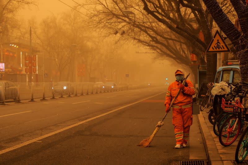 Sandstorm during morning rush hour in Beijing, China