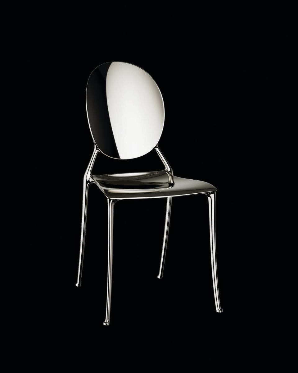 Miss Dior拋光灰鋁無扶手座椅，NT$64,000。（Dior提供）