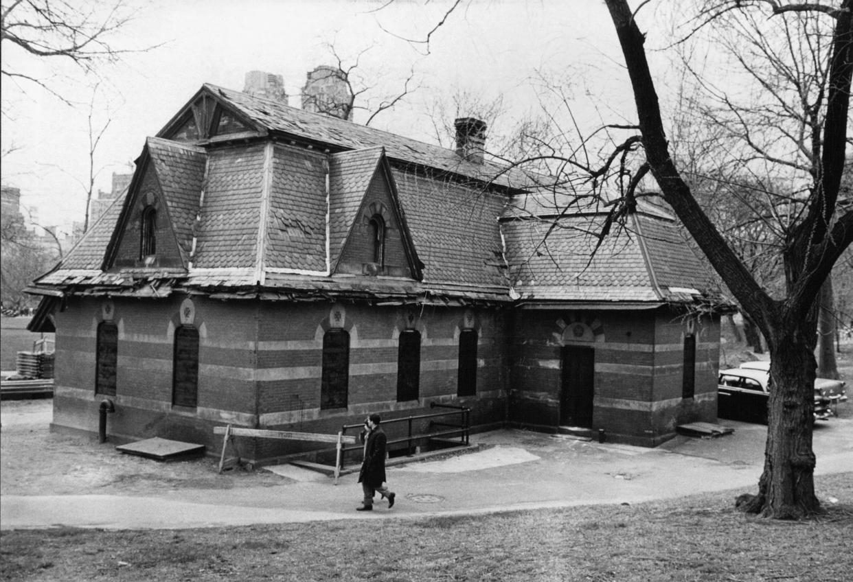 Una estación sanitaria en Central Park, Manhattan, en 1965. (Don Hogan Charles/The New York Times)