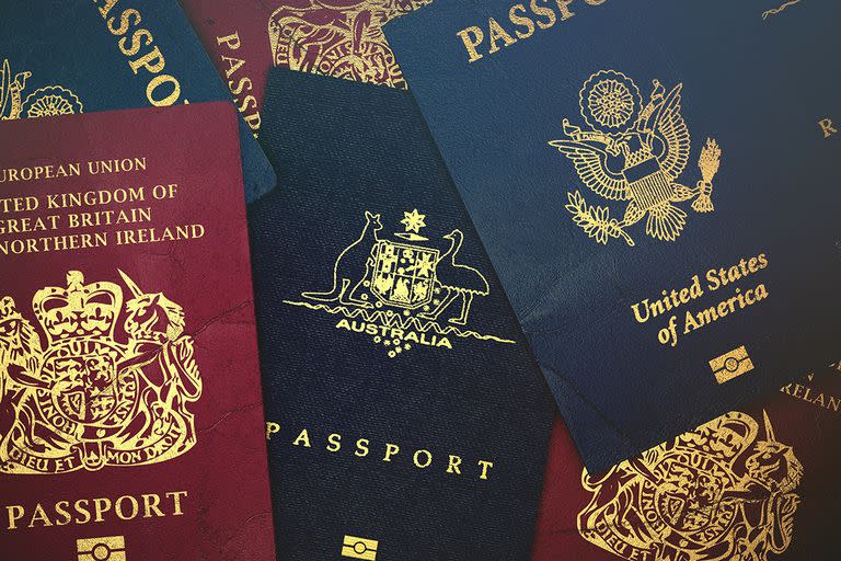 Cuáles son pasaportes más poderosos para viajar por el mundo en 2023 y qué puesto ocupa la Argentina