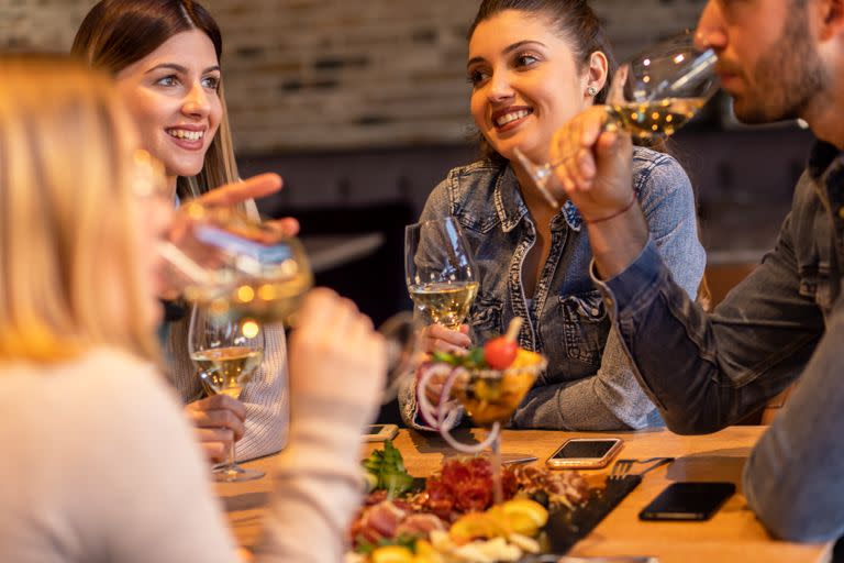 No hay mejor manera de cortar un poquito la semana que yendo a comer a un lugar que se destaque por su carta, su ambiente y su buena atención. Club LA NACION le pone énfasis a los martes con sus mejores descuentos.