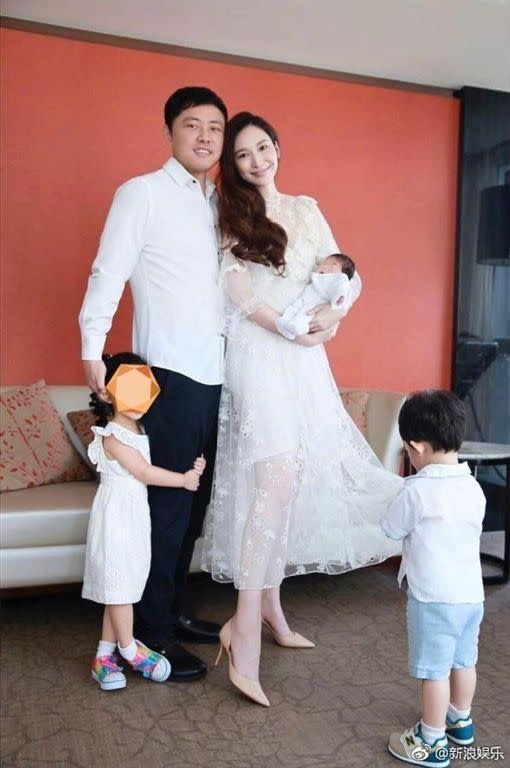 生下2子1女的吳佩慈，目前懷著第四胎。（圖／翻攝自微博）