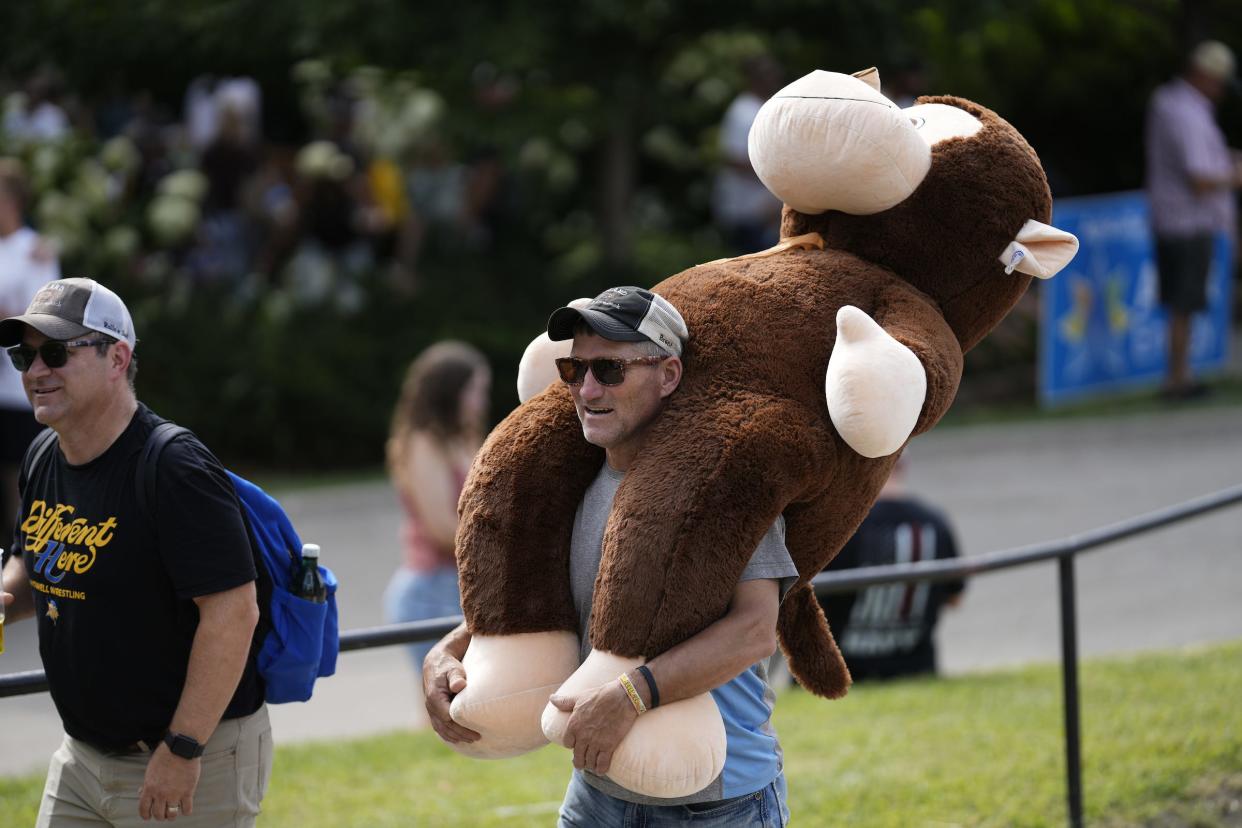 Iowa State Fair's recordsetting attendance continued Sunday. See how