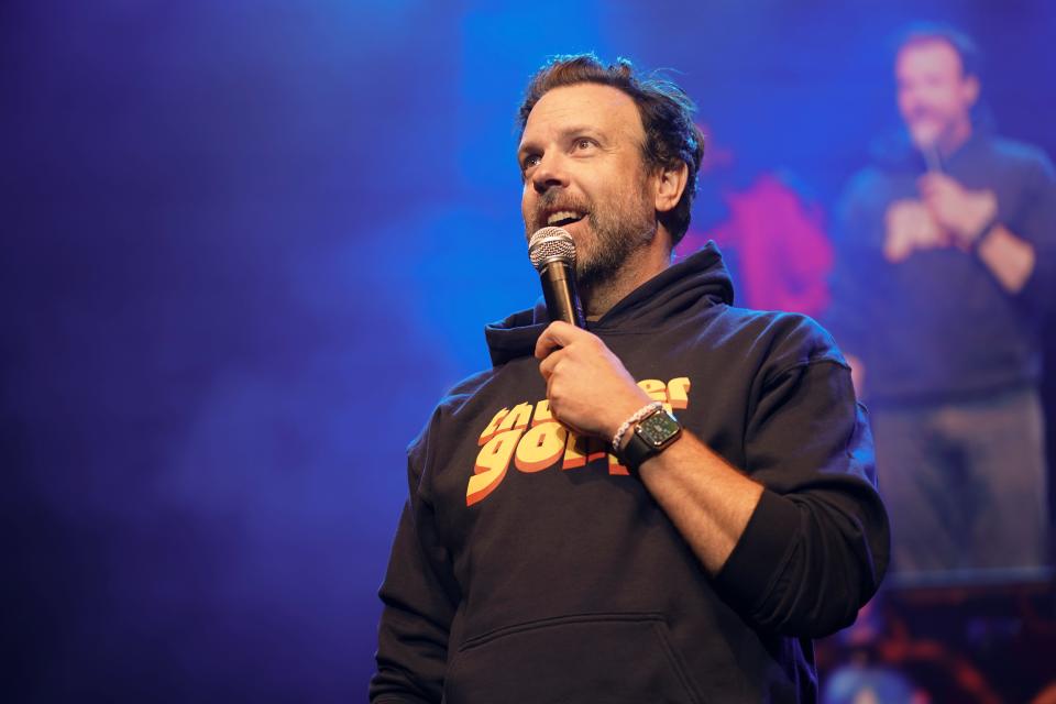 "Ted Lasso" co-stars Jason Sudeikis (shown) and Hannah Waddingham reunited for a impromptu performance over the weekend.