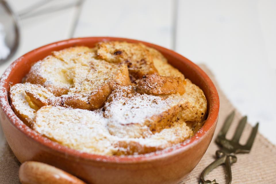 Scheiterhaufen lässt sich gut mit alten Krapfen zubereiten (Bild: Getty Images)