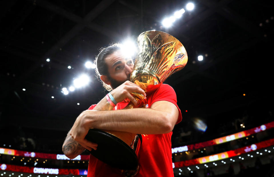 Basketball - FIBA World Cup - Final - Argentina v Spain - Wukesong Sport Arena, Beijing, China - September 15, 2019   Spain's Ricky Rubio celebrates with the trophy after winning the FIBA World Cup REUTERS/Kim Kyung-Hoon     TPX IMAGES OF THE DAY