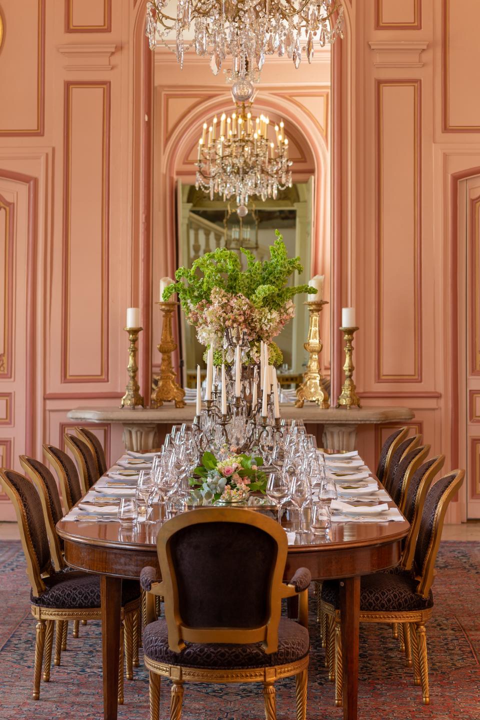 Let yourself get inspired by over-the-top tablescapes every once in a while—like this one, set in the formal dining room at Hotel Château du Grand Lucé in France.