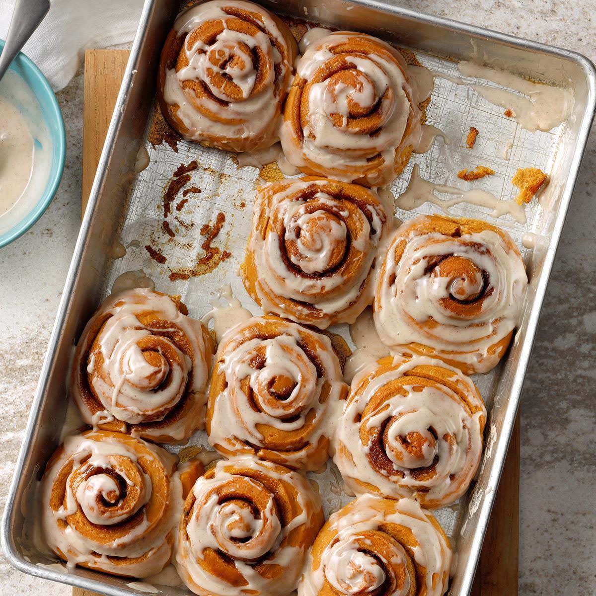 Gingerbread Cinnamon Rolls