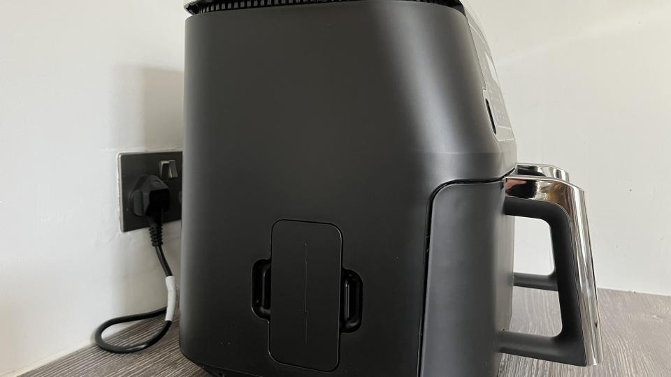 side view of the smart ninja foodi air fryer