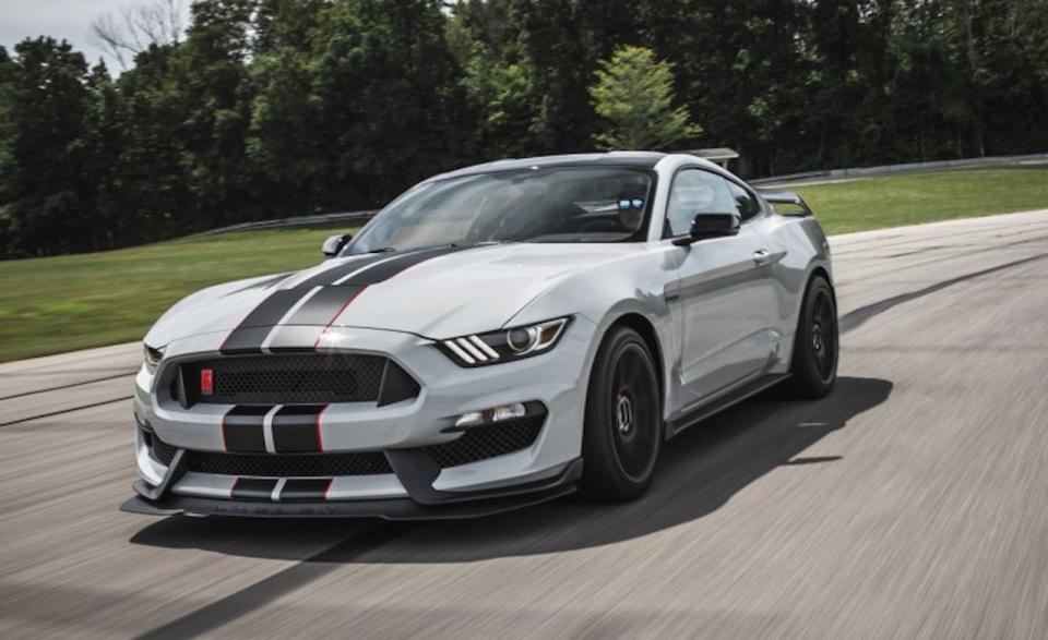 2016 Ford Mustang Shelby GT350 / GT350R: 4.3 / 3.9 seconds