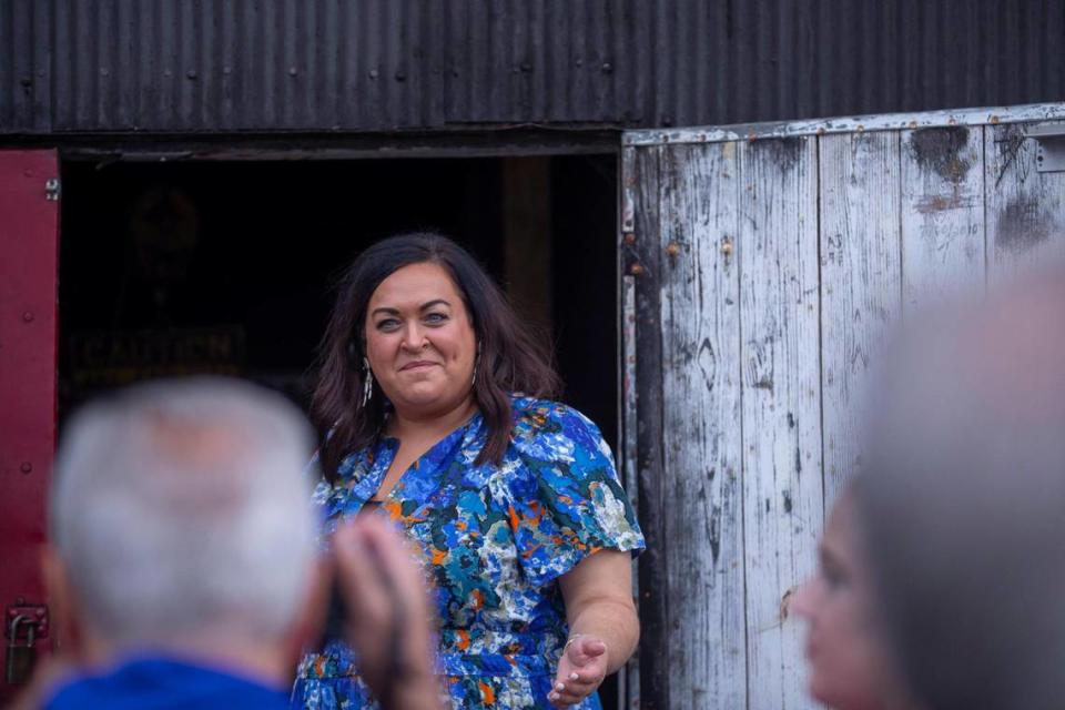 Beth Buckner, senior manager of innovation and blending at Maker’s Mark Distillery, speaks to members of a tour group at the distillery’s farm in Loretto, Ky., on Thursday, Aug. 10, 2023.