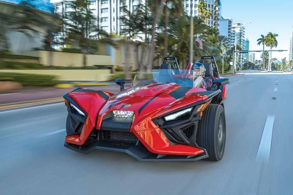 <p>2020 Polaris Slingshot SL</p>