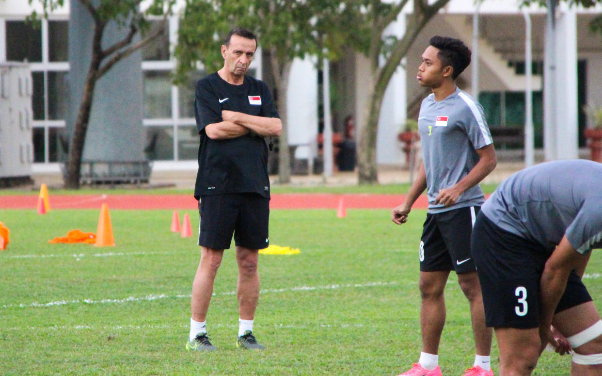 Singapore’s u-22 coach Richard Tardy at a training session with the Young Lions in Kuala Lumpur ahead of their first SEA Games match. Photo: Nigel Chin/Yahoo News Singapore