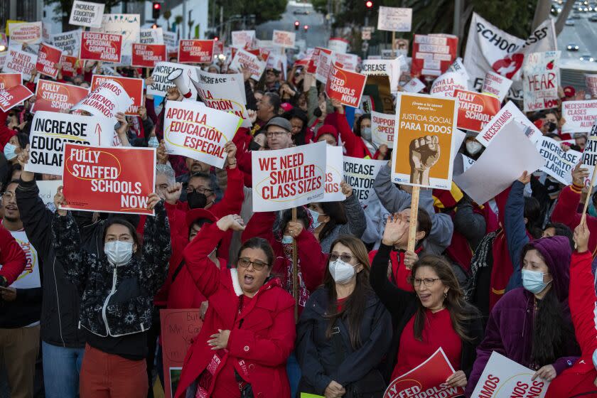 Los Angeles, CA - December 05, 2022: UTLA members, students, parents and community leaders rally in front of LAUSD headquarters on Monday, Dec. 5, 2022 in Los Angeles, CA. (Brian van der Brug / Los Angeles Times)