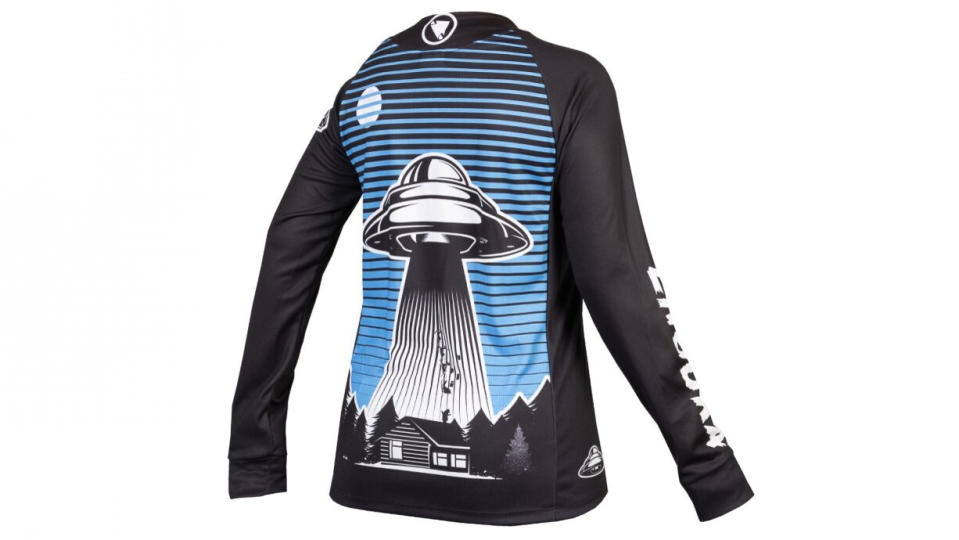 The rear design of the Endura Believe MTB clothing collection jersey