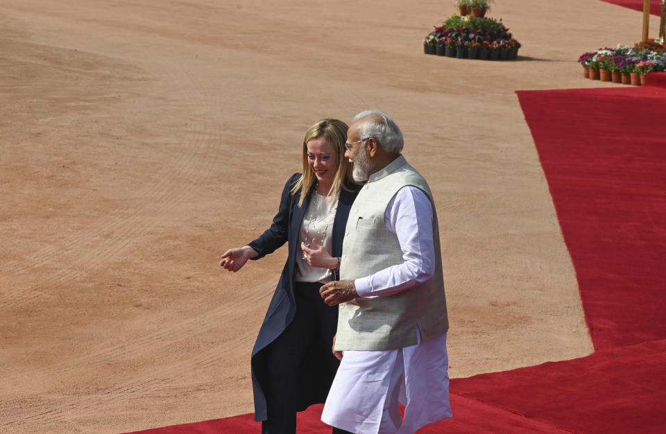 Italian Premier Giorgia Meloni, left, is received by Indian Prime Minister Narendra Modi, as she arrives for a ceremonial reception at the Indian Presidential Palace in New Delhi, India, Thursday, March 2, 2023.V(AP Photo)