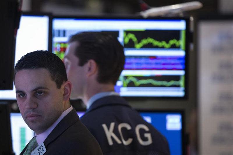 Traders work on the floor of the New York Stock Exchange March 10, 2014. REUTERS/Brendan McDermid