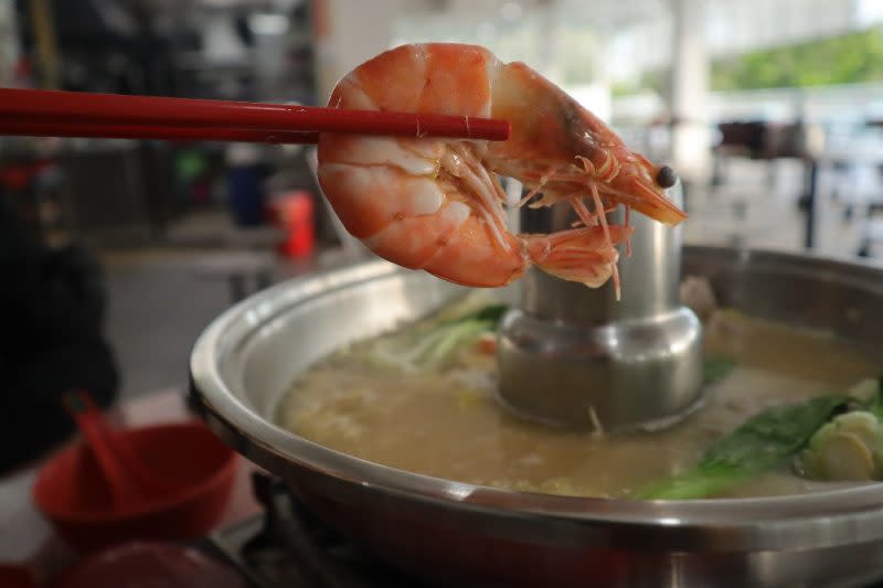 ah pang steamboat seafood - steamboat - closeup of prawn