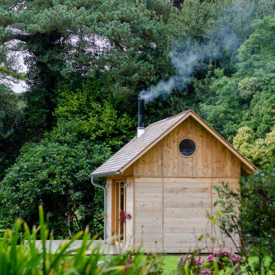 A cedar cabin by Ashton House Design