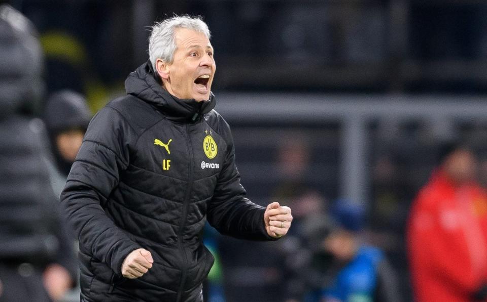 Lucien Favre of Borussia Dortmund gestures during the UEFA Champions League group F match between Borussia Dortmund and Slavia Praha - Getty Images