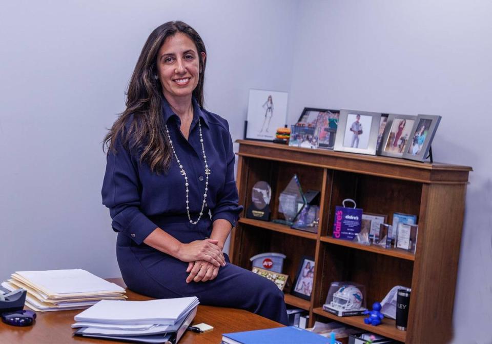 La abogada Beatriz Azcuy es socia y directora del grupo inmobiliario de la oficina de Miami del bufete Sidley Austin.