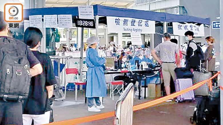 深圳灣口岸出境人次近日急增，當局打算本周內推出預約措施作分流。
