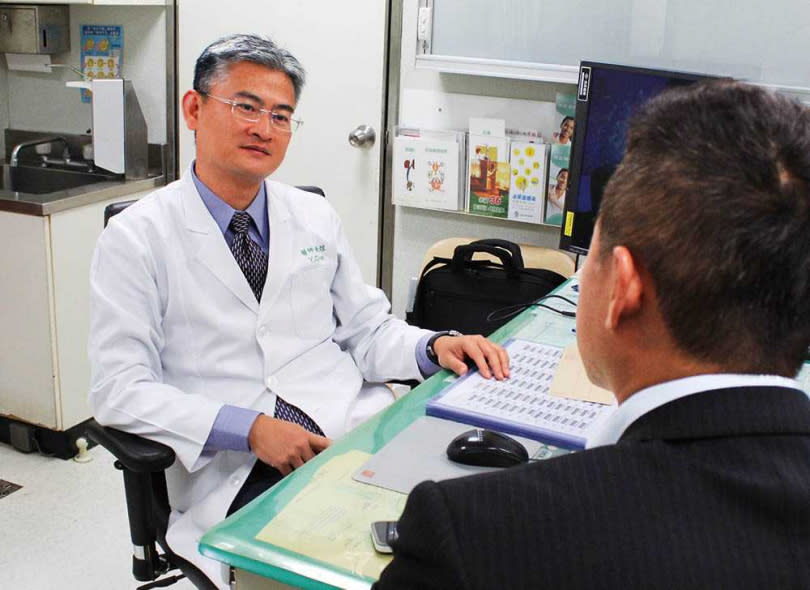台灣男性學醫學會理事長陳煜表示，糖尿病會造成大小血管病變，若是陰莖動脈血管不順暢，就可能導致陽萎。（圖／陳煜醫師提供）