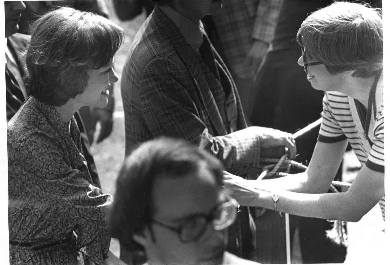 Rosalynn Carter shakes hands with well wishers on Park Ave. in this Nov. 3, 1978 photo. She stopped in Florida's Capital city for a luncheon with then Democratic gubernatorial candidate Bob Graham.