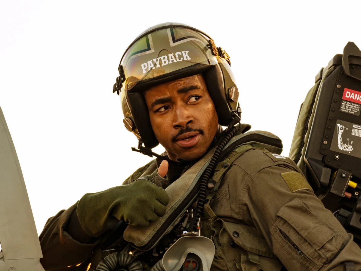 'Top Gun: Maverick' star Jay Ellis says a late night out with cast members led t..