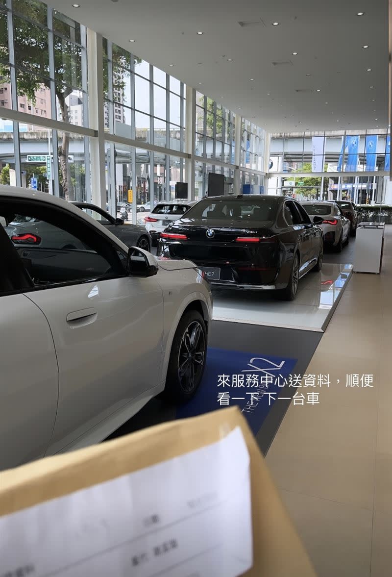 謝男自曝自己想要的4種車款，但仍鍾情BMW。（圖／翻攝謝男IG）