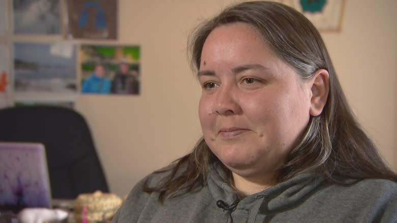 Trapped 'like a caged animal': Climate change taking toll on mental health of Inuit