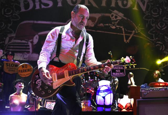 Social Distortion's Mike Ness Reveals Tonsil Cancer Diagnosis